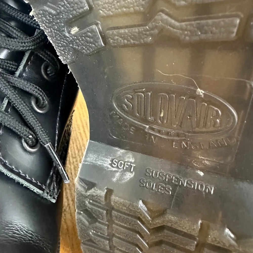 Solovair Hi-Shine 8 Eye Mens Black Leather Suspension Soles 7.5 US Derby Boots
